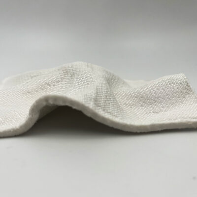Tissus tissés en 3D en Dyneema, offrant une légèreté exceptionnelle, une absorption efficace des impacts et une protection technique avancée.